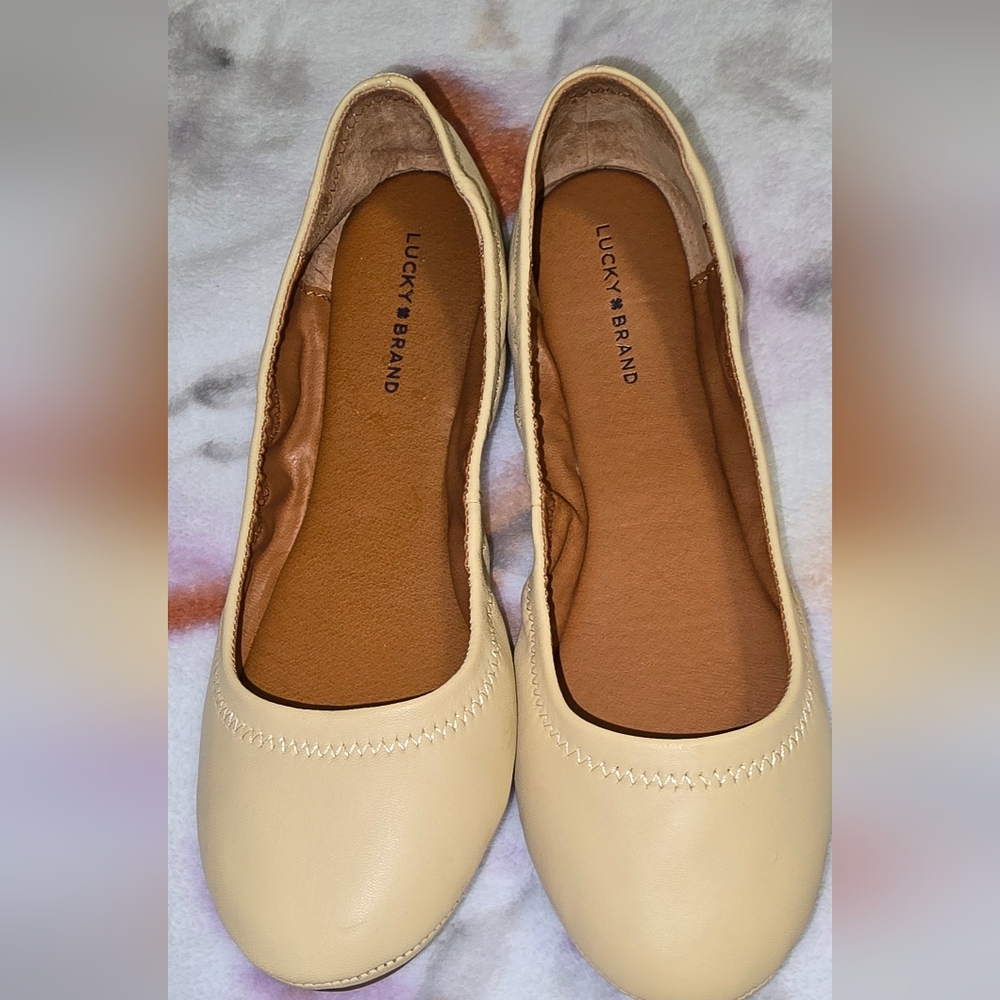 Lucky Brand Women's Cream Ballet Flats